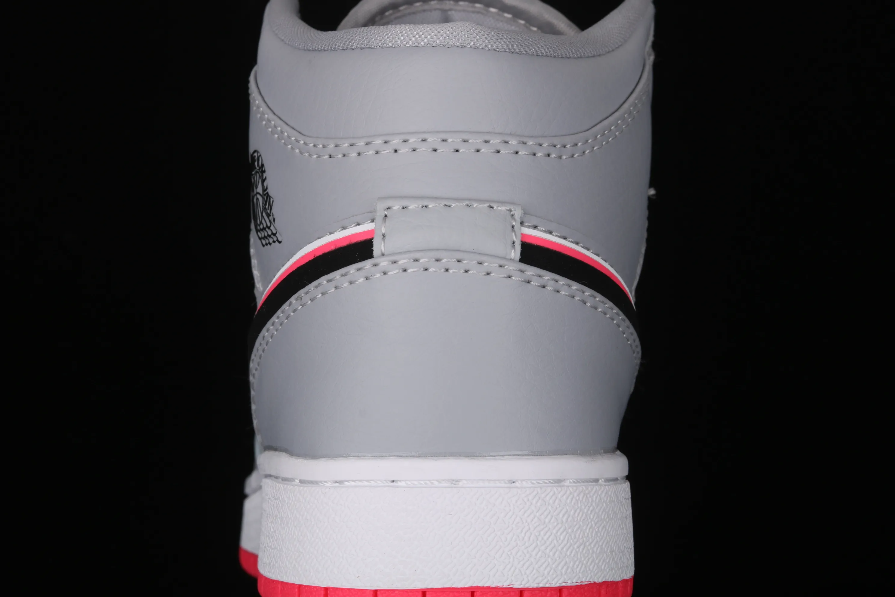 All categories Air Jordan Jordan series basketball shoes Air Jordan 1 Mid Air Jordan 1 mid AJ1 Joe 1 mid gray red 555112-060